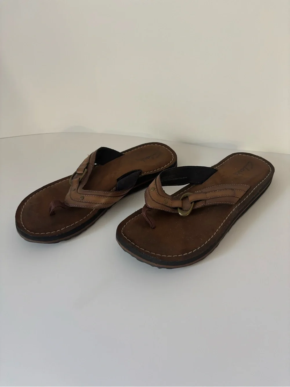 Clarks Women's Brown Leather Thong Sandals with Black Outsole